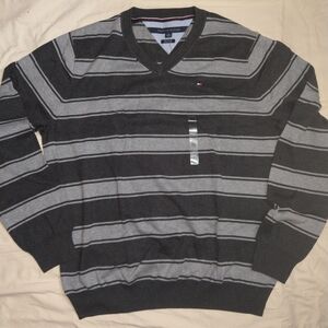 Tommy Hilfiger Men's Black and Gray Striped Sweater